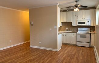 2 beds, 1 bath, 800 sqft, $1,745