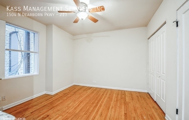 1504 N DEARBORN PKWY