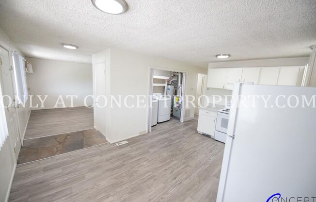 2 beds, 1 bath, 930 sqft, $1,275, Unit 37