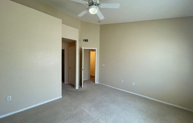 2 beds, 2 baths, $1,600