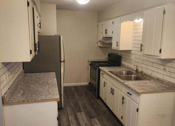 205 WOODROW AVE