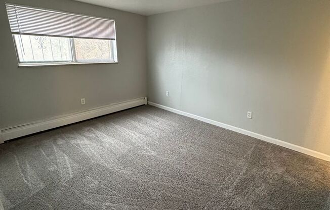 3 beds, 2 baths, $1,745, Unit # 7