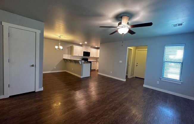 3 beds, 2 baths, $1,425