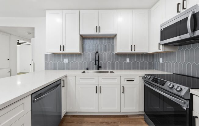 $1500 Move-in Special! Beautiful renovations at this large 1-bedroom, 1-bathroom at The Noble in Golden Hill! In-unit washer/dryer and on-site parking available!