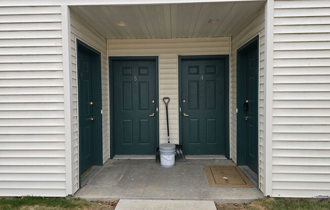 2 beds, 1 bath, 850 sqft, $1,259, Unit PL   7506