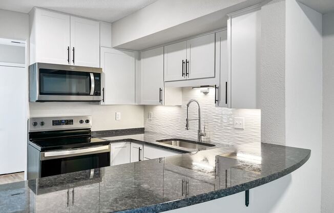 2 beds, 1.5 baths, 1,412 sqft, $2,295, Unit 01  2146 R