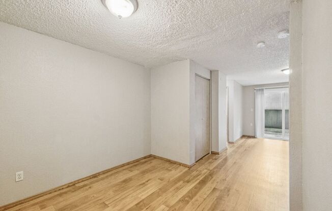 2 beds, 1 bath, 687 sqft, $1,950, Unit B104