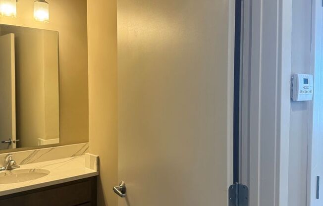 1 bed, 1 bath, 664 sqft, $1,130, Unit 204