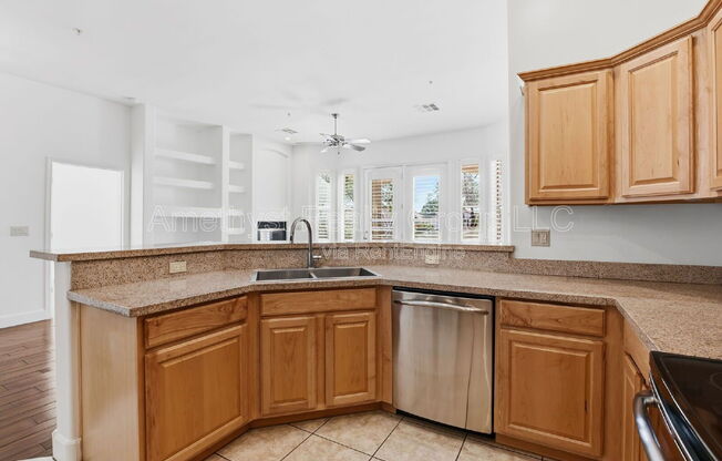 2 beds, 2 baths, 1,300 sqft, $2,600, Unit 1028