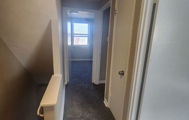 3 beds, 1 bath, 1,500 sqft, $1,300, Unit 1614-00