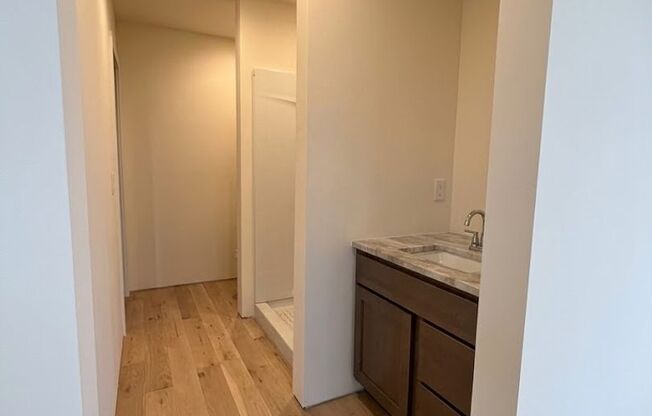 1 bed, 1 bath, $1,600, Unit 881-104