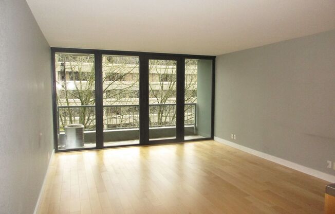 Harrison East Condos - 1 bed/1 bath w/balcony/storage/free laundry/pool (DOWNTOWN/PSU/OHSU)