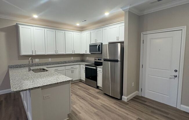 2 beds, 1 bath, 950 sqft, $1,100, Unit 215
