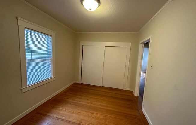 1 bed, 1 bath, $4,000