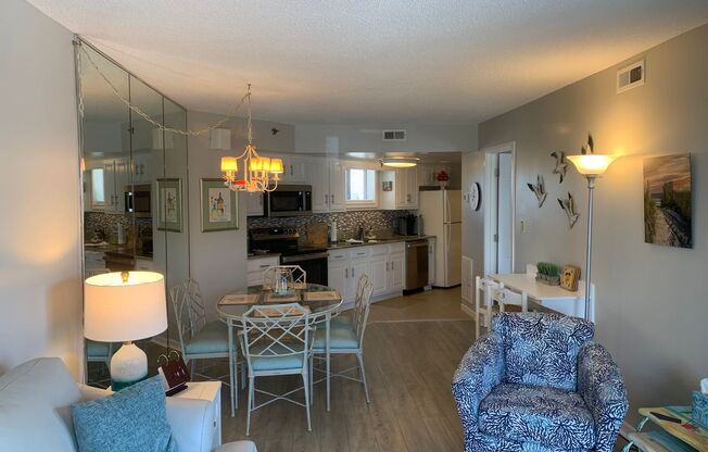 1 bed, 1 bath, $2,000, Unit Unit 105