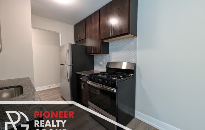 530 W Surf St 512