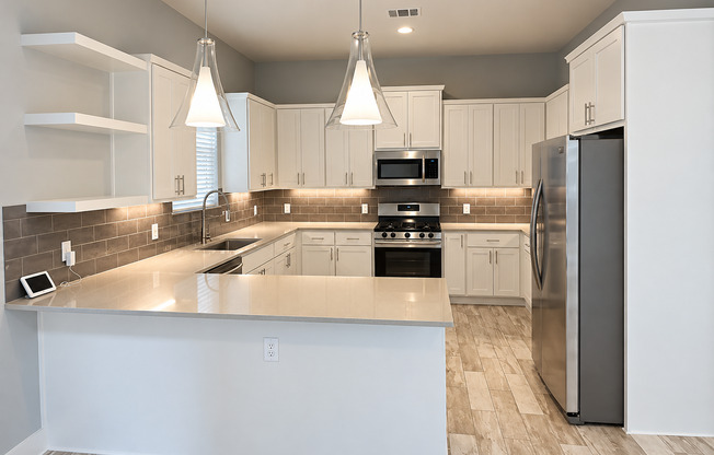Modern 2 bed/2.5 bath Central Austin Home