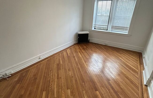 1 bed, 1 bath, 480 sqft, $1,800, Unit B07