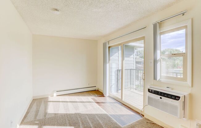 1 bed, 1 bath, 581 sqft, $1,300, Unit 126