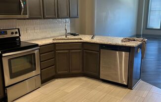 1 bed, 1 bath, 870 sqft, $1,669, Unit 702