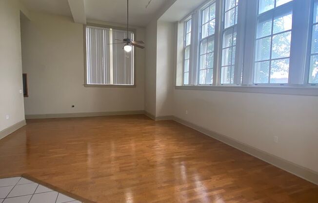 3 beds, 2 baths, 1,402 sqft, $2,100, Unit 1517 S. Theresa Ave. #103