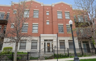 758 W 15 ST