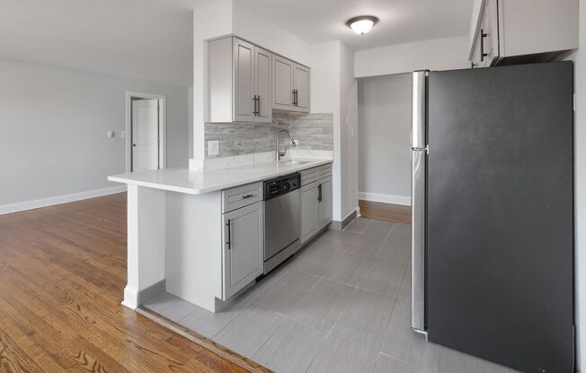 2 beds, 1.5 baths, 926 sqft, $2,100, Unit 306