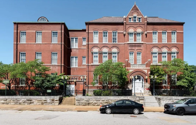 2 beds, 2 baths, 755 sqft, $1,295, Unit 302