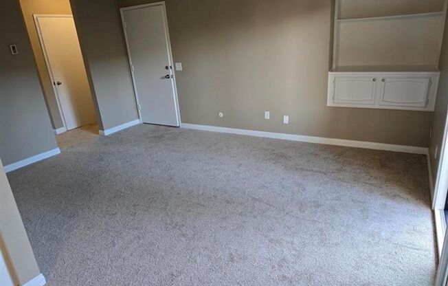 1 bed, 1 bath, 640 sqft, $1,950, Unit 1467 - J