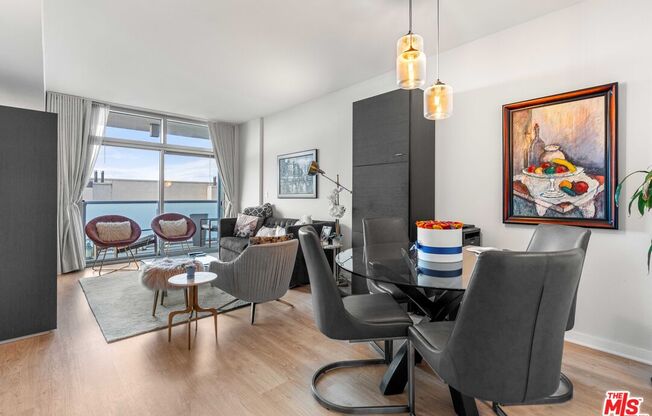 1 bed, 1 bath, 859 sqft, $4,250, Unit 621