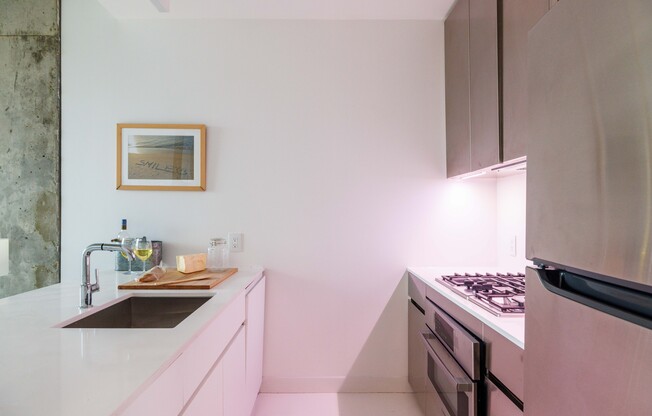 1 bed, 1 bath, 601 sqft, $3,585