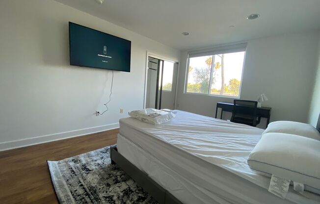 4 beds, 3 baths, 1,450 sqft, $1,750, Unit 312 - Grand Master Room - 4