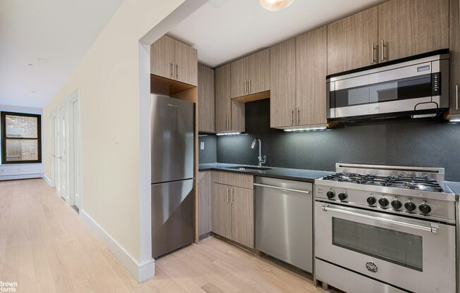 2 beds, 1.5 baths, 1,114 sqft, $6,300, Unit 5D