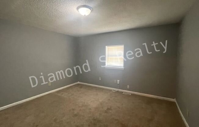 3 beds, 1.5 baths, $1,000