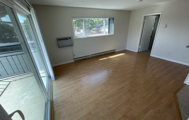 1610 Cloverdale Ln