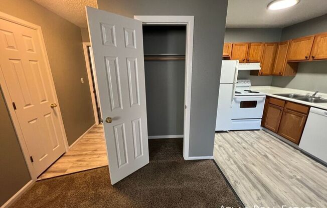 2614 E FOUNTAIN BLVD