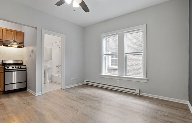 Studio, 1 bath, 200 sqft, $1,225, Unit 1456-303