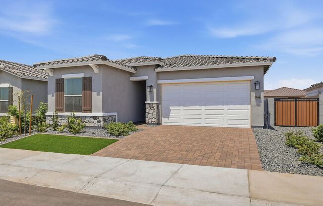 Beautiful new build with amazing amenities