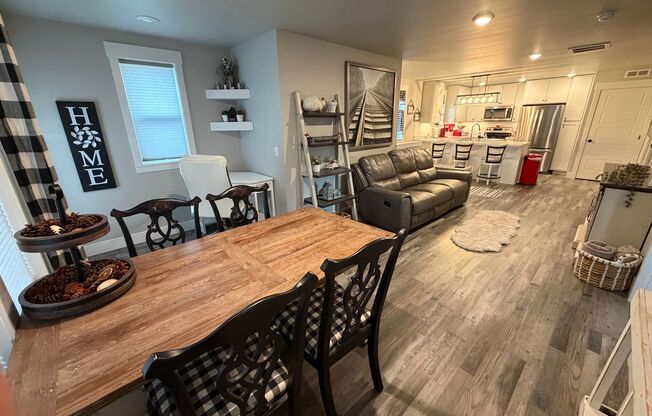 Modern 2-Bedroom Home in Quiet New Neighborhood – Fully Furnished, Pet-Friendly, Garage & More!