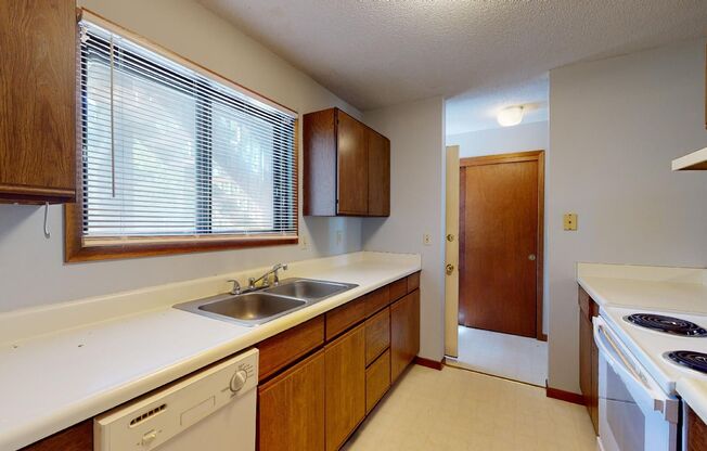 1 bed, 1 bath, $775, Unit 5