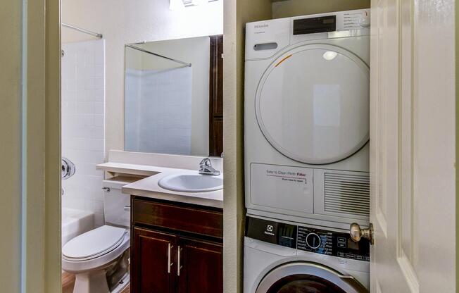 1 bed, 1 bath, 650 sqft, $2,678