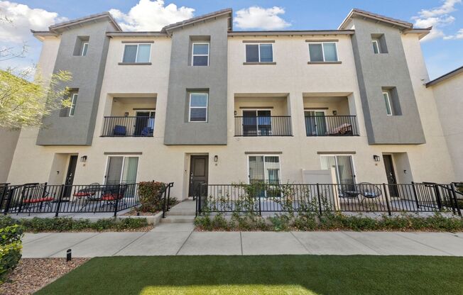Experience Resort-Style Living - 3BR Townhouse at Mosaic, with Amazing Amenities & More - All Included!