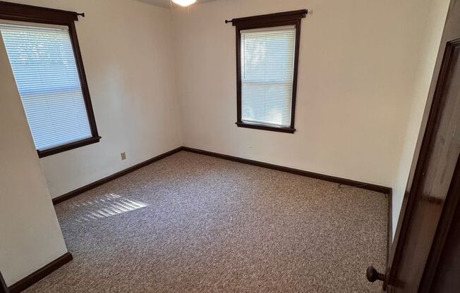 2 beds, 1 bath, $795