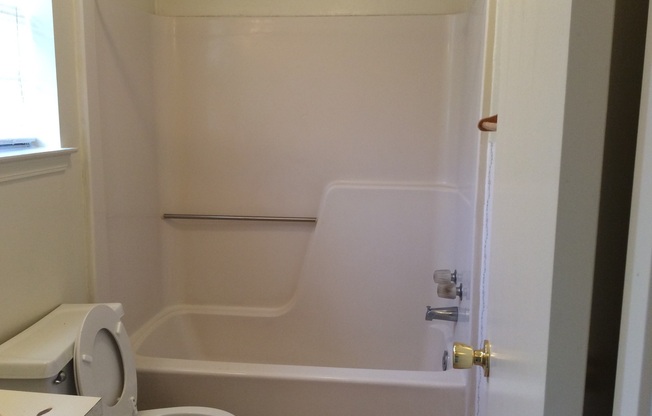 Studio, 1 bath, 500 sqft, $650, Unit 8070-16