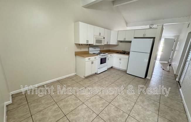 8508 PINEHURST DR