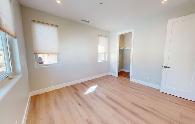 2 beds, 1 bath, $2,600, Unit 214 #02 Imperial Beach Boulevard