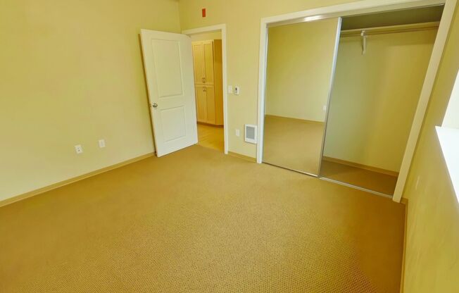 3 beds, 2 baths, 967 sqft, $2,400, Unit 304