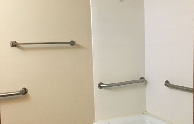 1 bed, 1 bath, 600 sqft, $925, Unit J-3