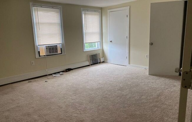 2 beds, 1 bath, $1,475, Unit Unit B