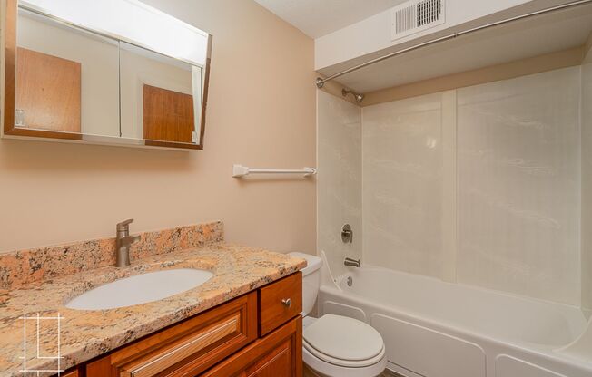 2 beds, 1.5 baths, $1,425, Unit 411 E Buttles Ave Apt. I
